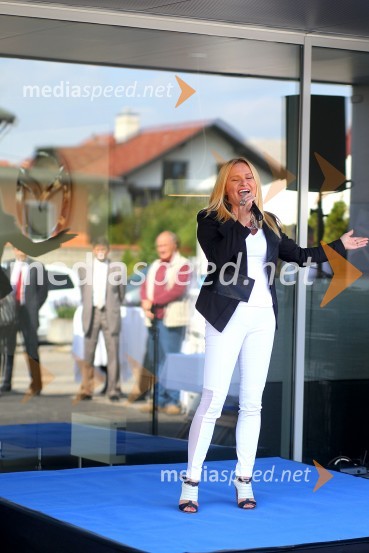  Nuša Derenda, pevkaAvtohiša Ferk, novi pooblaščeni prodajalec Mazde