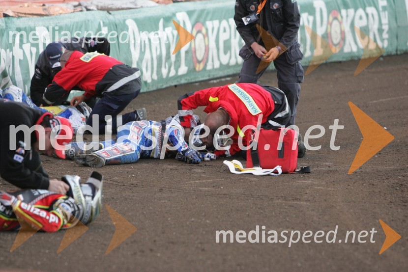 Padec Nickija Pedersena, Bjarneta Pedersena in Wieslawa JagusaSPEEDWAY GRAND PRIX, VN Švedske 2007, padec Nickija Pedersena, Bjarneta Pedersena in Wieslawa Jagusa