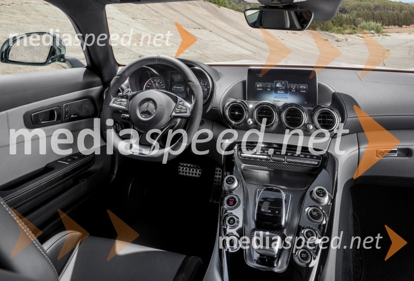Mercedes-Benz AMG GT, notranjostAvtomobilski salon Pariz 2014