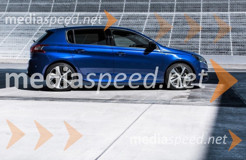 Peugeot 308 GTAvtomobilski salon Pariz 2014