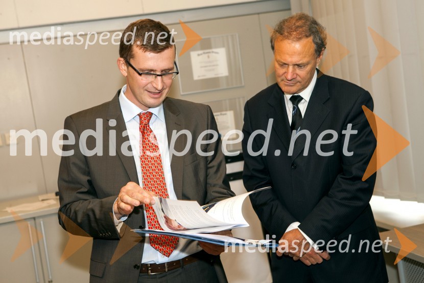 mag. Marko  Djinović, direktor pravne službe GZS;  Andrej Friedl, GZSPodpis sporazuma med Ekonomsko fakulteto Univerze v Ljubljani in Gospodarsko zbornico Slovenije