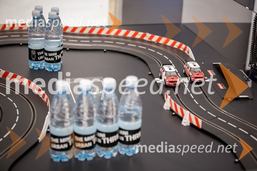 MINI Urban Thrill MINI Urban Thrill in novi petvratni MINI, slovenska predstavitev