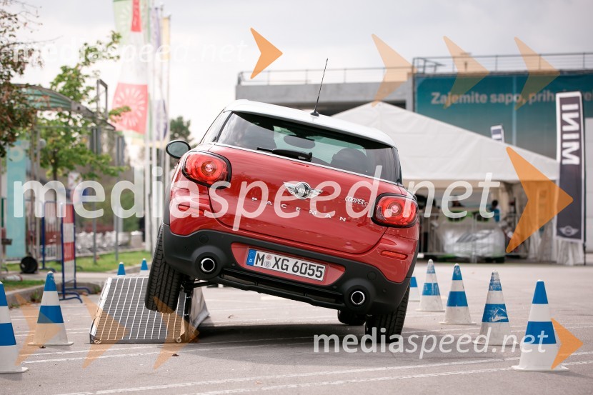 MINI Urban Thrill MINI Urban Thrill in novi petvratni MINI, slovenska predstavitev