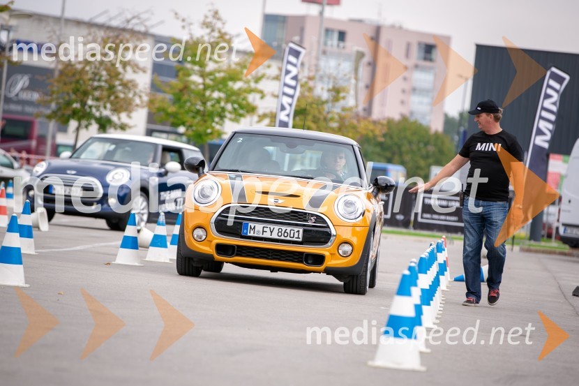 MINI Urban Thrill MINI Urban Thrill in novi petvratni MINI, slovenska predstavitev