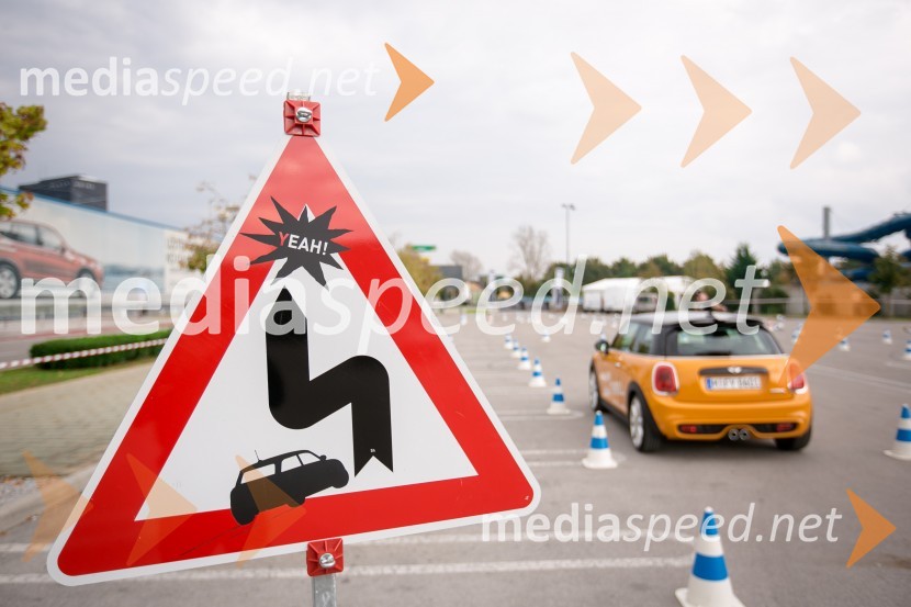 MINI Urban Thrill MINI Urban Thrill in novi petvratni MINI, slovenska predstavitev