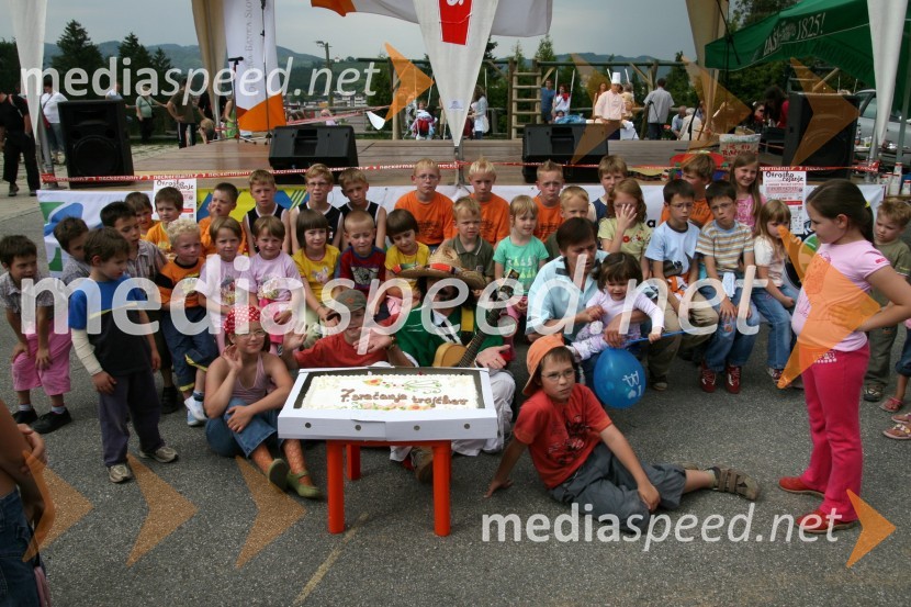 Trojčki s Slavcem Kovačičem - Spidijem6. srečanje trojčkov na Snežnem stadionu pod Pohorjem