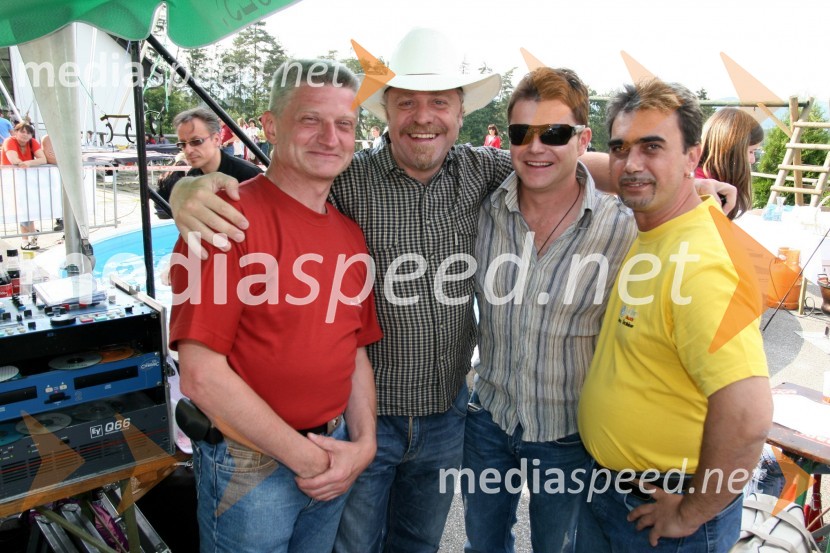 Slobodan Mageš-Magi, organizator srečanja, Milan Pečovnik Pidži, pevec, Denis Vučanec, pevec in Fredi Miler, pevec6. srečanje trojčkov na Snežnem stadionu pod Pohorjem