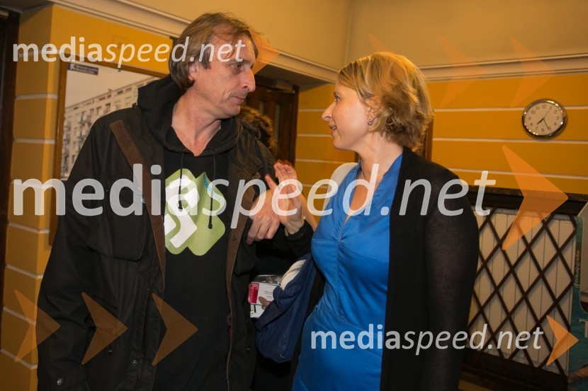  Matjaž Zupančič, režiser;  Tatjana Doma, dramaturginja SLG CeljePolicaji, premiera komedije v SLG Celje