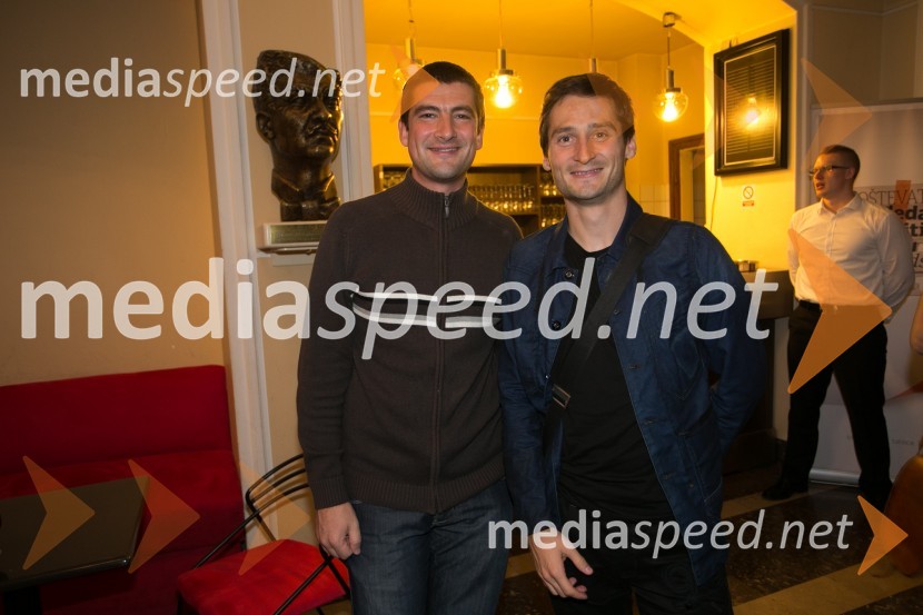  Jože Volk, lektor SLG Celje;  Rok Bizjak, kondicijski trenerPolicaji, premiera komedije v SLG Celje