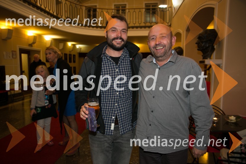  Jernej Kobal, režiser;  Peter Eldan, avtor glasbePolicaji, premiera komedije v SLG Celje