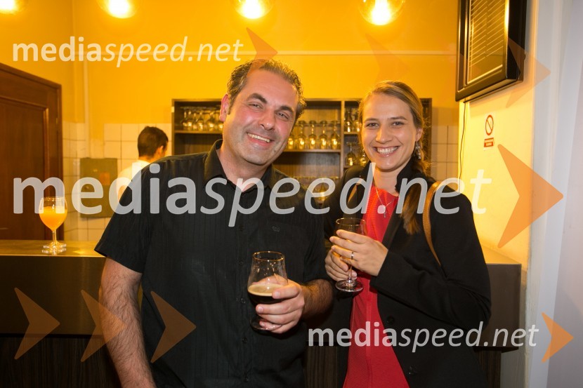  Matjaž Jeršič, tonski mojster;  Tanja Potočnik, igralkaPolicaji, premiera komedije v SLG Celje