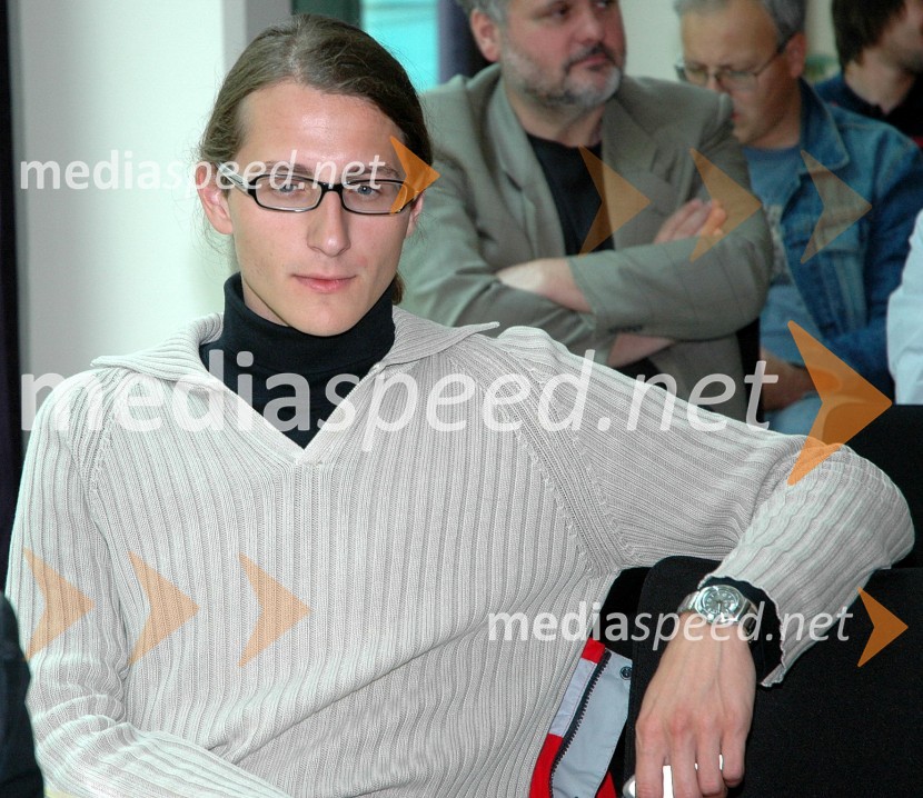Jure Brankovič, novinar POP TVPredstavitev knjige Matjaža Frangeža Kaj nam pa morete!