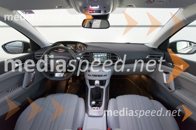 Peugeot 308 SW 1.6 e-HDi 115 Allure, sofisticirana notranjostPeugeot 308 SW 1.6 e-HDi 115 Allure, mediaspeed test