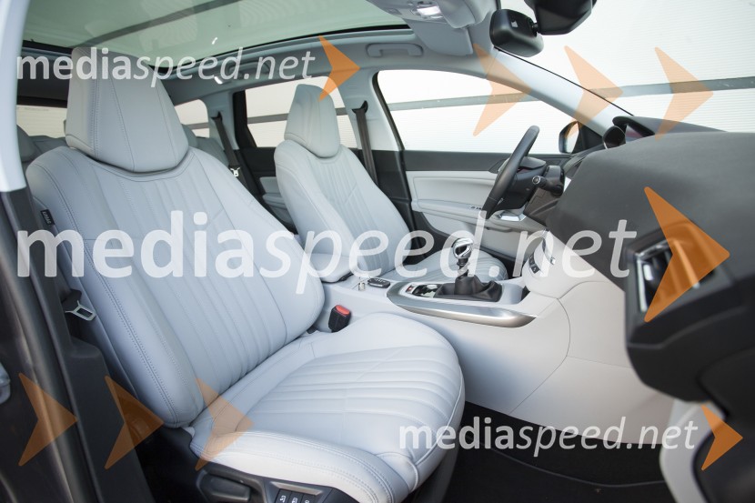 Peugeot 308 SW 1.6 e-HDi 115 Allure, sedeži se lepo prilegajo telesuPeugeot 308 SW 1.6 e-HDi 115 Allure, mediaspeed test