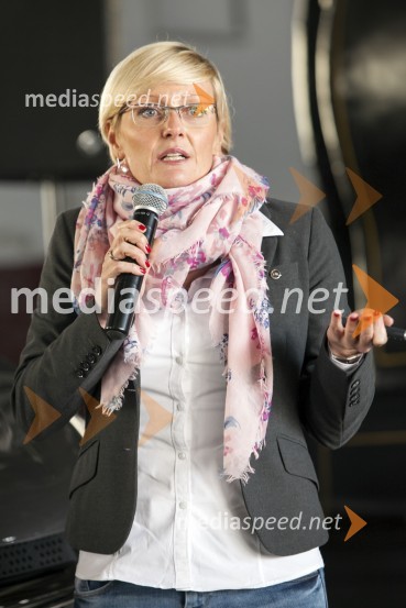  Špela Prislan, vodja marketinga, Opel SlovenijaNovi Opel Vivaro, slovenska predstavitev