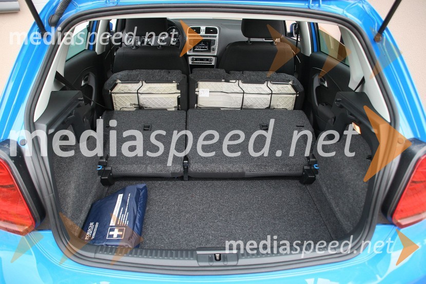 Volkswagen Polo 1.2 TSI Highline, s podiranjem deljive zadnje klopi naredimo za skoraj 1000 litrov veliko luknjoVolkswagen Polo 1.2 TSI Highline, mediaspeed test