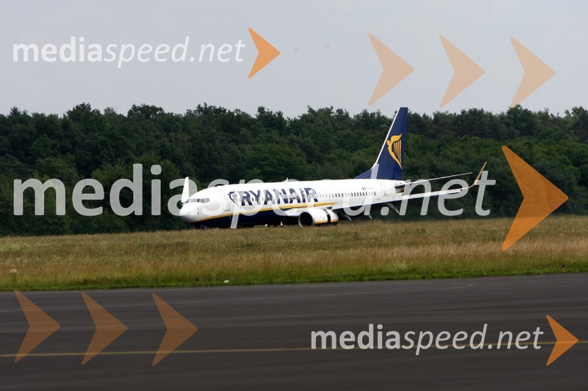 Prihod Ryanair-a na mariborsko letališčePrihod Ryanair-a na mariborsko letališče