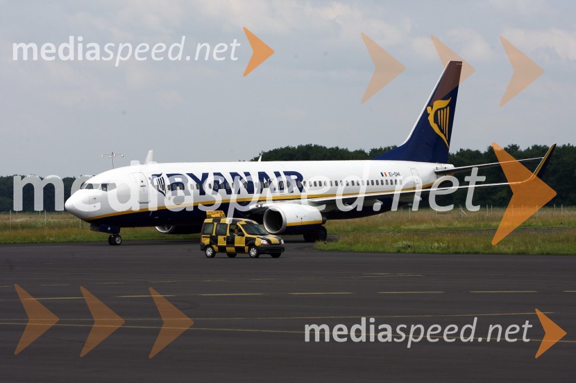 Prihod Ryanair-a na mariborsko letališčePrihod Ryanair-a na mariborsko letališče