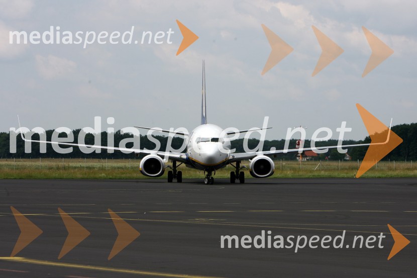 Prihod Ryanair-a na mariborsko letališčePrihod Ryanair-a na mariborsko letališče