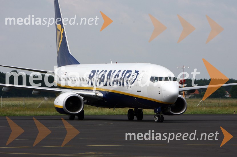 Prihod Ryanair-a na mariborsko letališčePrihod Ryanair-a na mariborsko letališče