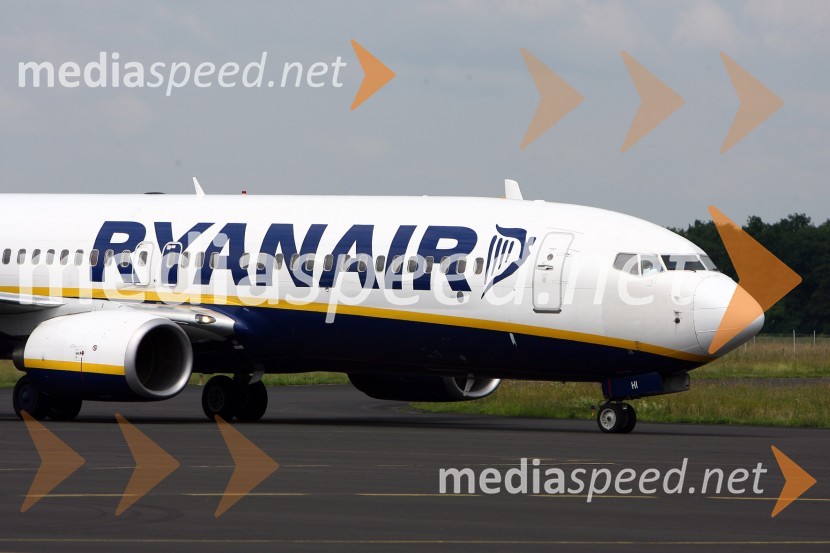 Prihod Ryanair-a na mariborsko letališčePrihod Ryanair-a na mariborsko letališče