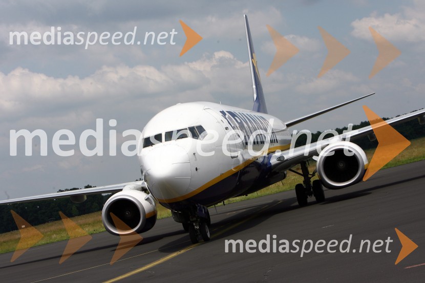 Prihod Ryanair-a na mariborsko letališčePrihod Ryanair-a na mariborsko letališče