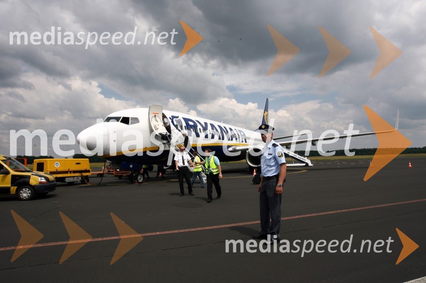 Letalo RyanairPrihod Ryanair-a na mariborsko letališče