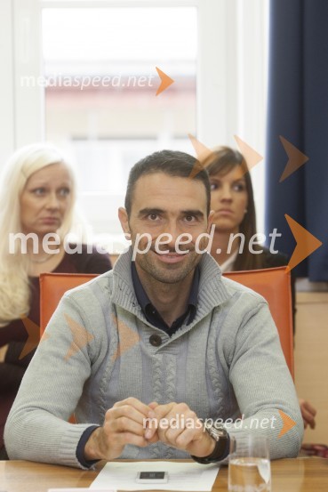  Vitja Sikošek, svetnik MOM, Lista župana Andreja FiištravcaKonstitutivna seja Mestnega sveta Mestne občine Maribor