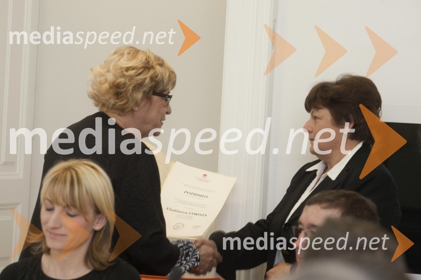  Jelka Kolmanič, svetnica MOM, Desus - Demokratična stranka upokojencev Slovenije;  Vladimira Cokoja, svetnica MOM, SDS - Slovenska demokratska strankaKonstitutivna seja Mestnega sveta Mestne občine Maribor