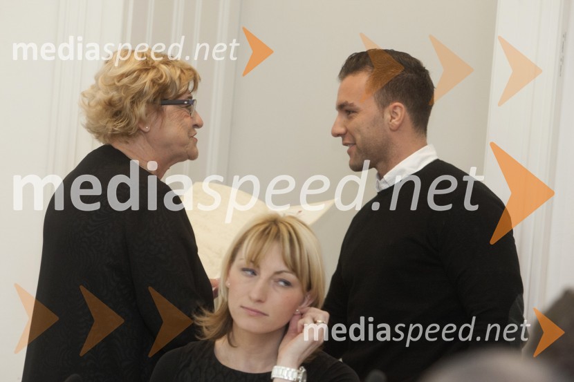  Jelka Kolmanič, svetnica MOM, Desus, Demokratična stranka upokojencev Slovenije;  Mišo Stevanović, svetnik MOM, Lista župana Andreja Fištravca, gostinecKonstitutivna seja Mestnega sveta Mestne občine Maribor