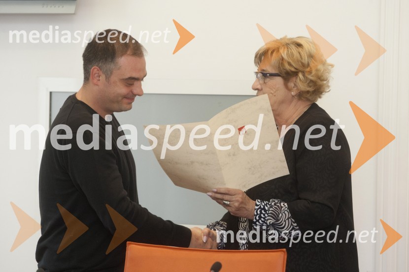  Aleš Sumer, svetnik MOM, Lista župana Andreja Fištravca;  Jelka Kolmanič, svetnica MOM, Desus - Demokratična stranka upokojencev SlovenijeKonstitutivna seja Mestnega sveta Mestne občine Maribor