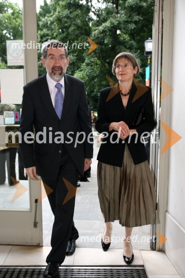 Dr. Jure Zupan, minister za znanost, visoko šolstvo in tehnologijo s soprogo BredoPremiera opere Knez Igor v SNG Maribor