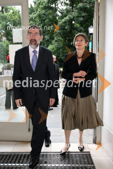 Dr. Jure Zupan, minister za znanost, visoko šolstvo in tehnologijo s soprogo BredoPremiera opere Knez Igor v SNG Maribor