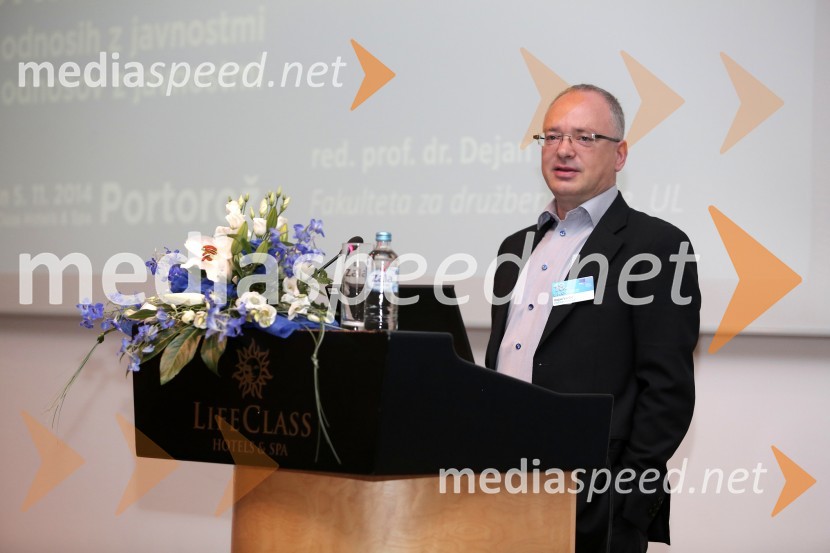 prof. dr. Dejan Verčič,  profesor in vodja Centra za marketing in odnose z javnostmi na Fakulteti za družbene vede v Ljubljani, ter partner in direktor za znanje, Herman & partnerji d.o.o.18. SKOJ 2014, Slovenska konferenca za odnose z javnostmi, 1. dan