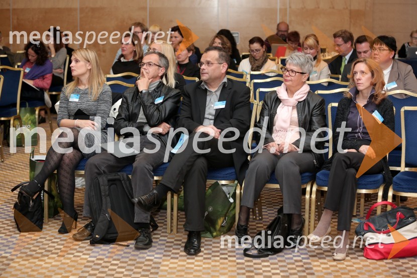 dr. Alenka Jelen, predavateljica, University of Stirling;  Pedja Ašanin Gole, predavatelj, DOBA, Fakulteta za uporabne poslovne in družbene študije Maribor;  Iztok Verdnik,  predsednik Slovenskega društva za odnose z javnostmi;  Nada Serajnik Sraka, profesionalna komunikatorka; dr. Nataša Logar Berginc, Fakulteta za družbene vede, Univerza v Ljubljani18. SKOJ 2014, Slovenska konferenca za odnose z javnostmi, 1. dan