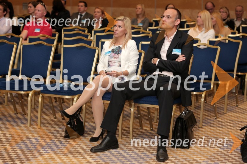  Nina Furman, Evropski parlament, pomočnica evropskega poslanca Igorja Šoltesa;  Aleksander Salkič, vodja službe za odnose z javnostmi Petrol18. SKOJ 2014, Slovenska konferenca za odnose z javnostmi, 1. dan