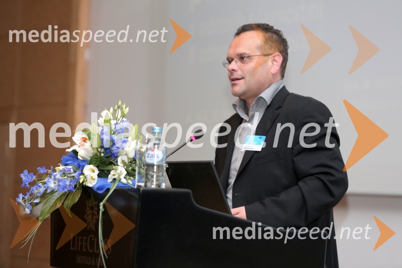  Iztok Verdnik,  predsednik Slovenskega društva za odnose z javnostmi18. SKOJ 2014, Slovenska konferenca za odnose z javnostmi, 1. dan