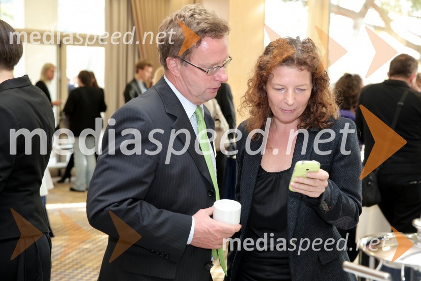  Boštjan Lajovic, direktor, Urad vlade RS za komuniciranje; mag. Tadeja Kuhar, Evropski parlament18. SKOJ 2014, Slovenska konferenca za odnose z javnostmi, 1. dan