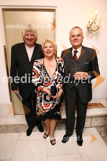 Lovrenc Blaž Arnič, predstavnik Ministrstva za kulturo in njegova žena Zlatomira Nikolova, mezzosopranistka in Kristijan Ukmar, ravnatelj SNG Opera in Balet LjubljanaPremiera opere Knez Igor v SNG Maribor