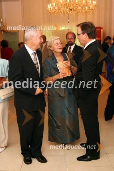 Rudi Moge, poslanec v DZ s soprogo Alojzijo Moge-Čas, odvetnico in Milan Petek, poslanec LDSPremiera opere Knez Igor v SNG Maribor