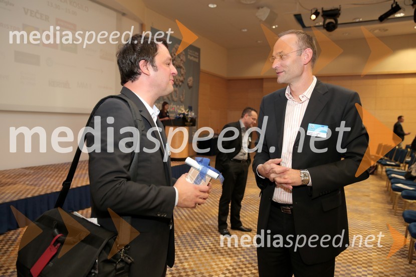  Jaka Repanšek, partner v družbi RePublis;  Aleksander Salkič, vodja službe za odnose z javnostmi Petrol18. SKOJ 2014, Slovenska konferenca za odnose z javnostmi, 1. dan