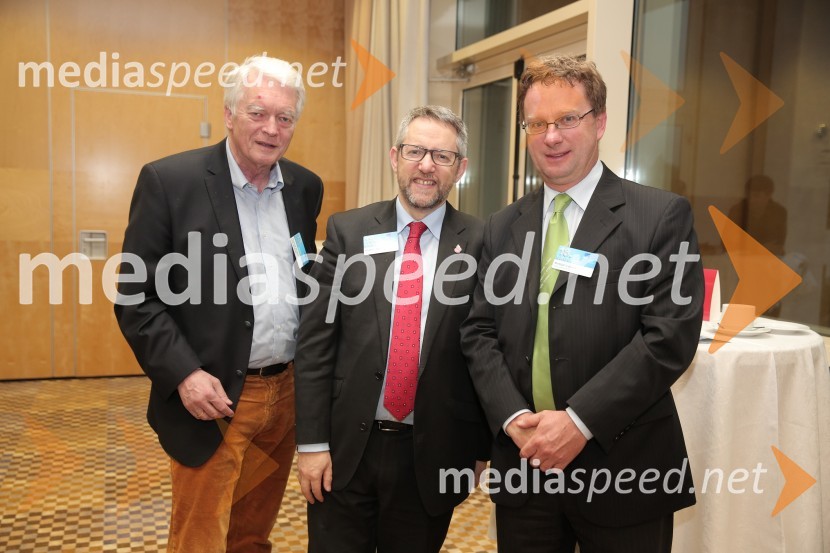  ... ;  Russell Grossman, ABC, direktor komuniciranja britanskega ministrstva za gospodarstvo;  Boštjan Lajovic, direktor, Urad vlade RS za komuniciranje18. SKOJ 2014, Slovenska konferenca za odnose z javnostmi, 1. dan