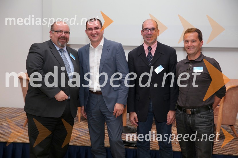  Krunoslav Vidić, predsednik, SEECOM;  Dragan Močević, direktor agencije Prime Communications;  Miloš Djajić, predsednik, Društvo Srbije za odnose z javnostmi;  Simon Korez, Načelnik Kabineta načelnika generalštaba18. SKOJ 2014, Slovenska konferenca za odnose z javnostmi, 1. dan