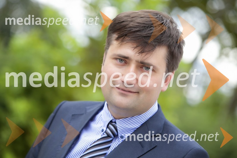 dr. Andrej Mihevc, direktor družbe Delkom, trženje elektronskih komunikacij, projektiranje in svetovanje, d.o.o., strokovnjak za elektronske komunikacije in mednarodno poslovanje Andrej Mihevc, direktor Delkom