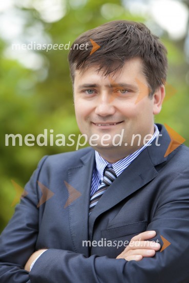 dr. Andrej Mihevc, direktor družbe Delkom, trženje elektronskih komunikacij, projektiranje in svetovanje, d.o.o., strokovnjak za elektronske komunikacije in mednarodno poslovanje Andrej Mihevc, direktor Delkom