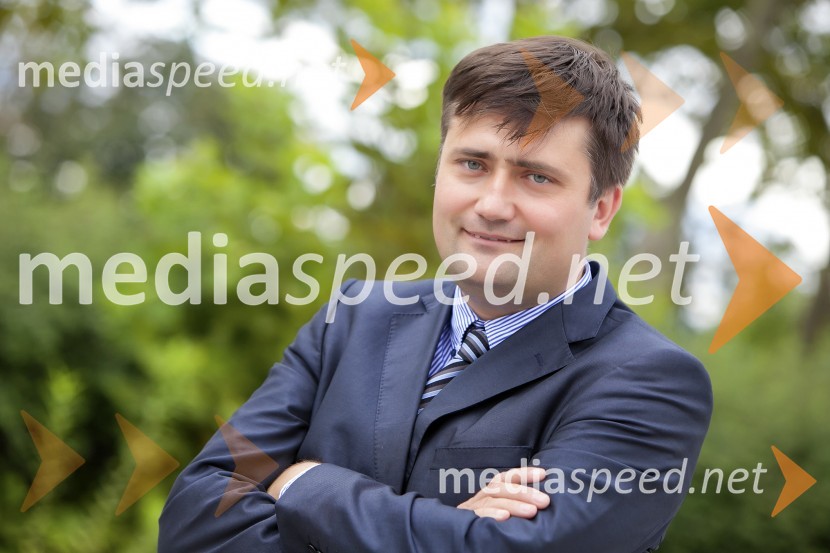 dr. Andrej Mihevc, direktor družbe Delkom, trženje elektronskih komunikacij, projektiranje in svetovanje, d.o.o., strokovnjak za elektronske komunikacije in mednarodno poslovanje Andrej Mihevc, direktor Delkom