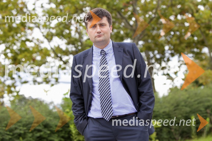 dr. Andrej Mihevc, direktor družbe Delkom, trženje elektronskih komunikacij, projektiranje in svetovanje, d.o.o., strokovnjak za elektronske komunikacije in mednarodno poslovanje Andrej Mihevc, direktor Delkom