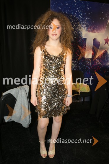  Adrijana Kamnik, pevkaSlovenija ima talent 2014, prva polfinalna oddaja