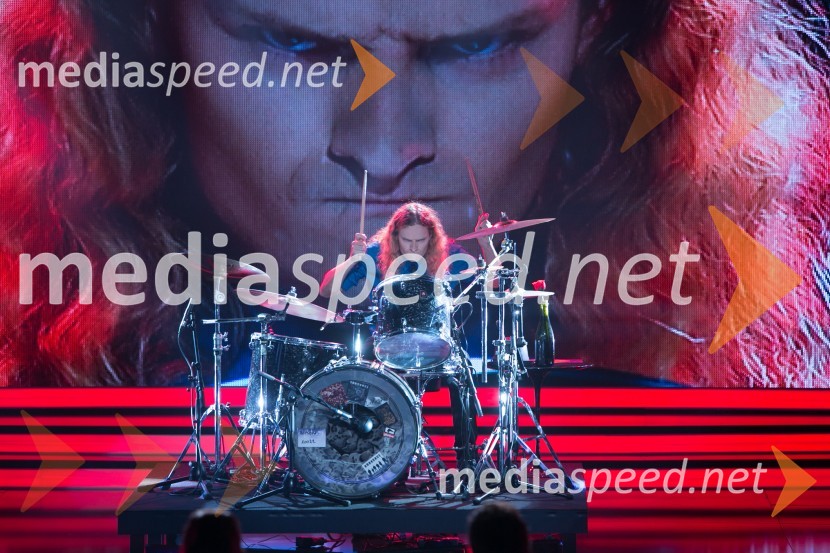  Simon ŠkrlecSlovenija ima talent 2014, prva polfinalna oddaja