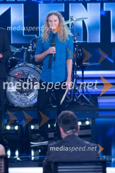  Simon ŠkrlecSlovenija ima talent 2014, prva polfinalna oddaja
